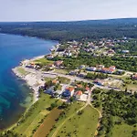 Two-bedroom In Σπίτι διακοπών *