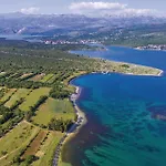 Two-bedroom In Σπίτι διακοπών *