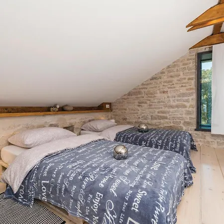 Two-bedroom In 度假居 Pridraga