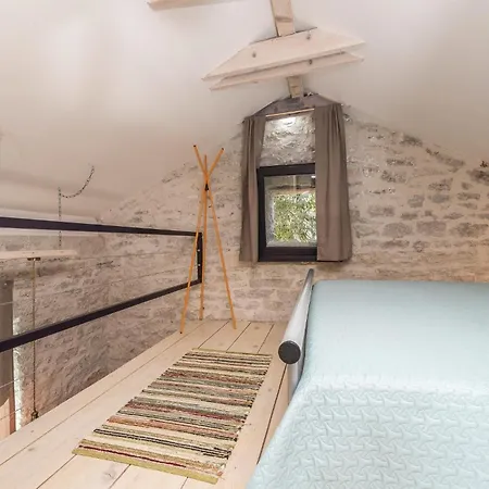度假居 Two-bedroom In Pridraga
