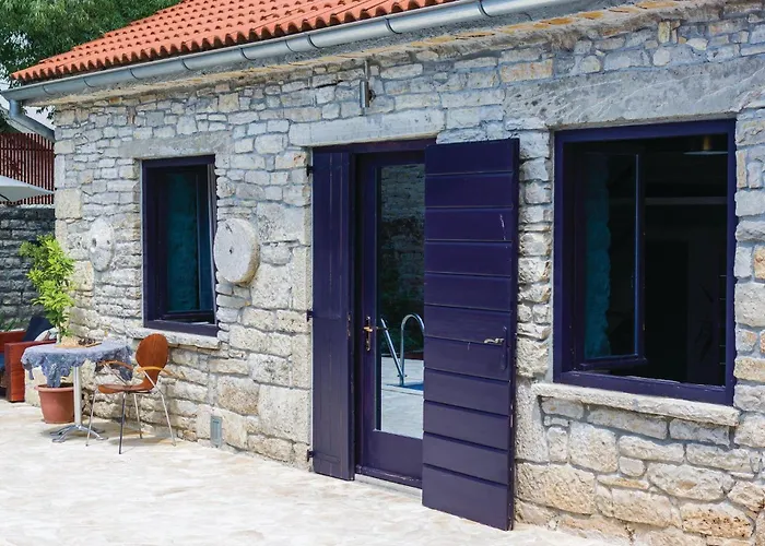 Two-bedroom In Pridraga