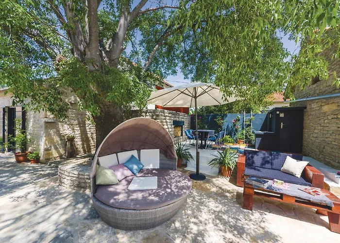 Two-bedroom In Pridraga