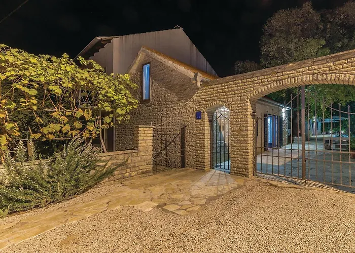 Two-bedroom In Pridraga