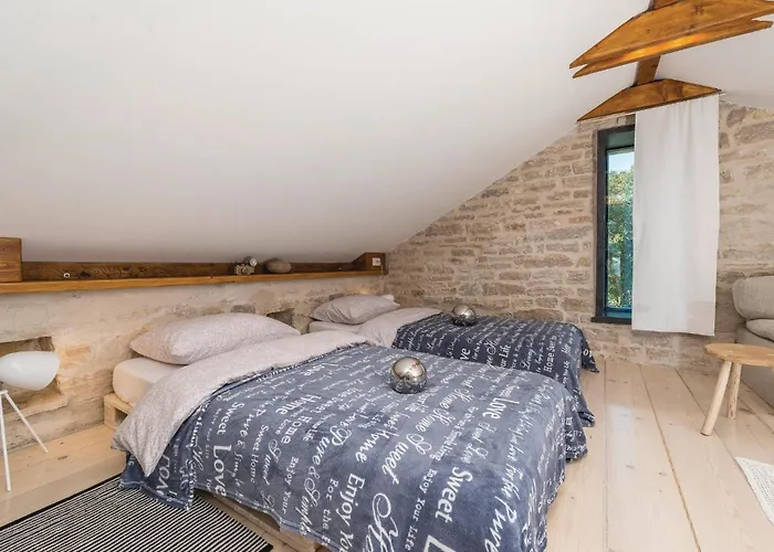 Two-bedroom In 別荘 Pridraga