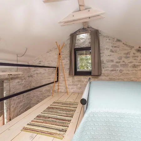 Holiday home Amazing In With Wifi Pridraga